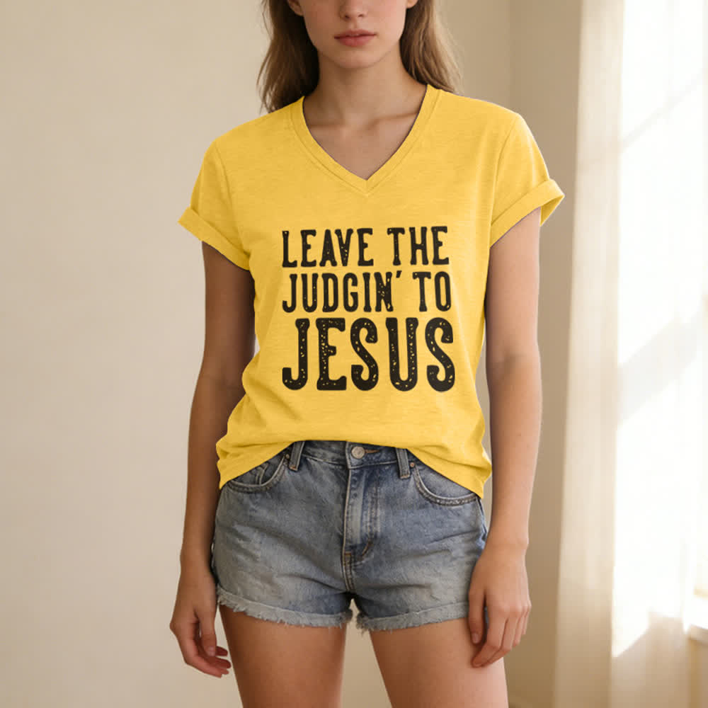 T-shirt à col en V imprimé « Laissez le jugement à Jésus » de Christianartworkshop - image 11