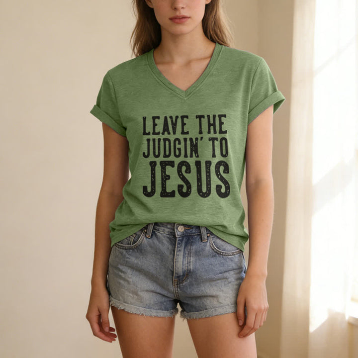 T-shirt à col en V imprimé « Laissez le jugement à Jésus » de Christianartworkshop - image 13