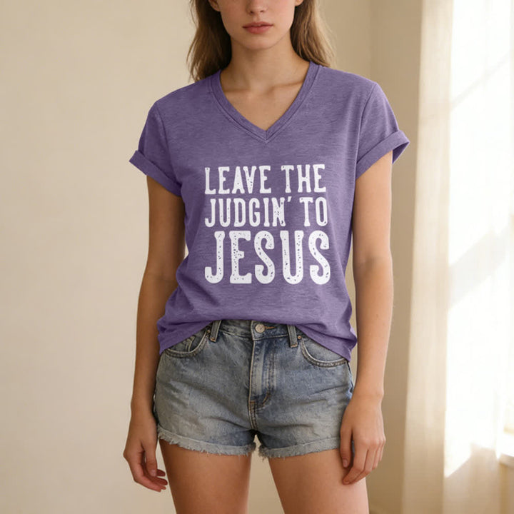 T-shirt à col en V imprimé « Laissez le jugement à Jésus » de Christianartworkshop - image 25