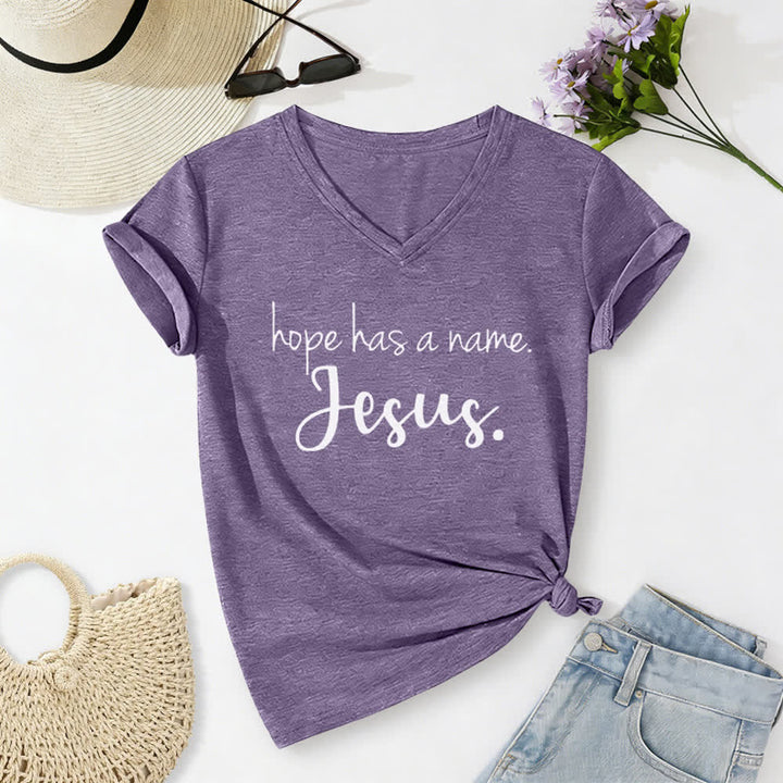 T-shirt à col en V imprimé « L'espoir a un nom » de Jésus , Christianartworkshop - Violet - 2XL - image 24