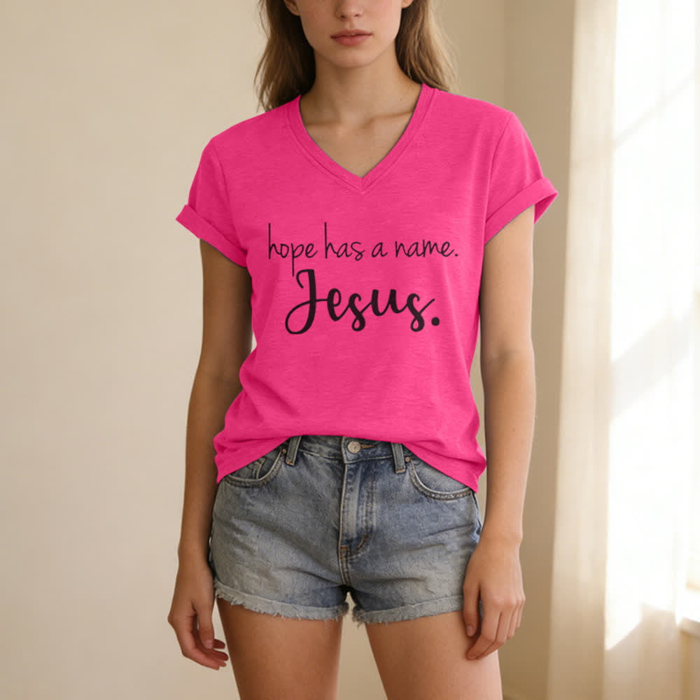 T-shirt à col en V imprimé « L'espoir a un nom » de Jésus , Christianartworkshop - image 23