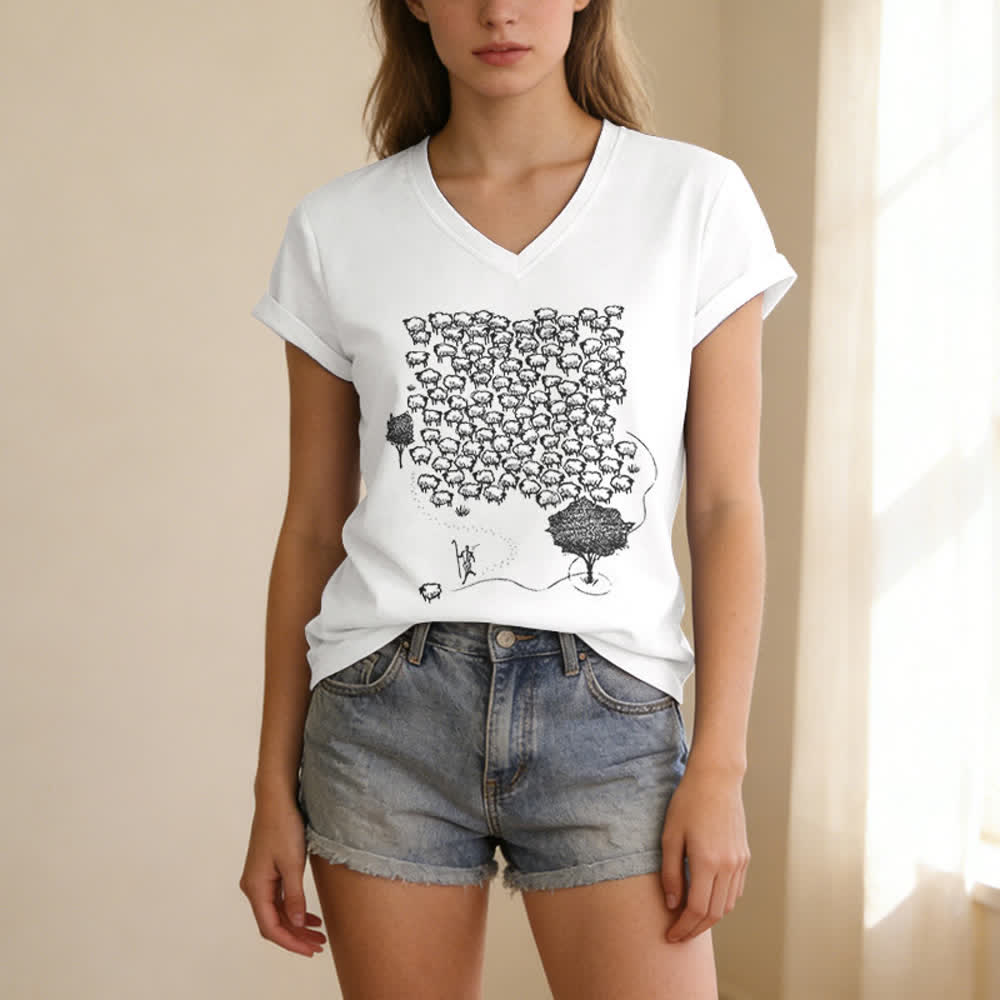 T-shirt à col en V imprimé graphique « Troupeau de moutons » de Christianartworkshop - image 5