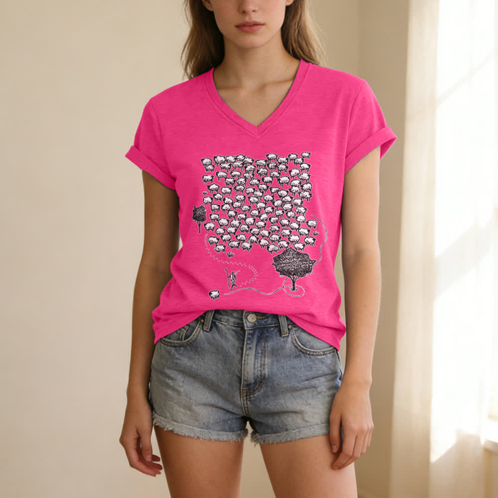 T-shirt à col en V imprimé graphique « Troupeau de moutons » de Christianartworkshop - image 23