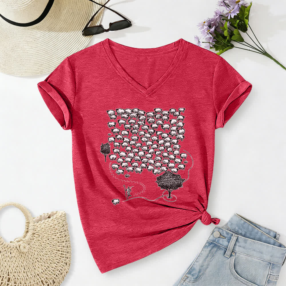T-shirt à col en V imprimé graphique « Troupeau de moutons » de Christianartworkshop - Rouge - 2XL - image 20