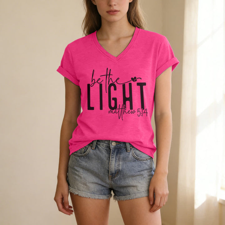 T-shirt à col en V imprimé « Be The Light Faith » pour femmes de Christianartworkshop - image 23