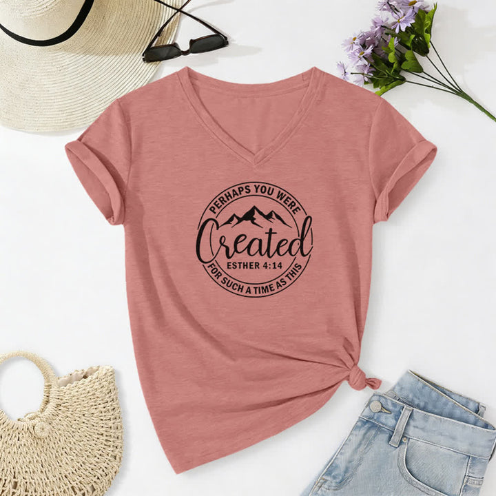 T-shirt à col en V imprimé « Peut-être as-tu été créée » pour femme de Christianartworkshop - Rose clair - 2XL - image 18