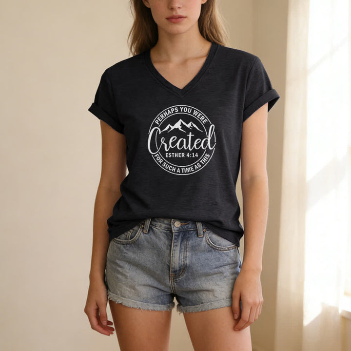 T-shirt à col en V imprimé « Peut-être as-tu été créée » pour femme de Christianartworkshop - image 3