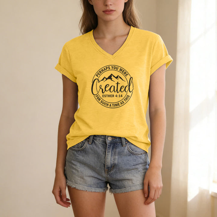 T-shirt à col en V imprimé « Peut-être as-tu été créée » pour femme de Christianartworkshop - image 11