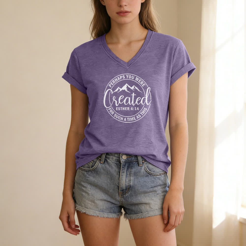 T-shirt à col en V imprimé « Peut-être as-tu été créée » pour femme de Christianartworkshop - image 25