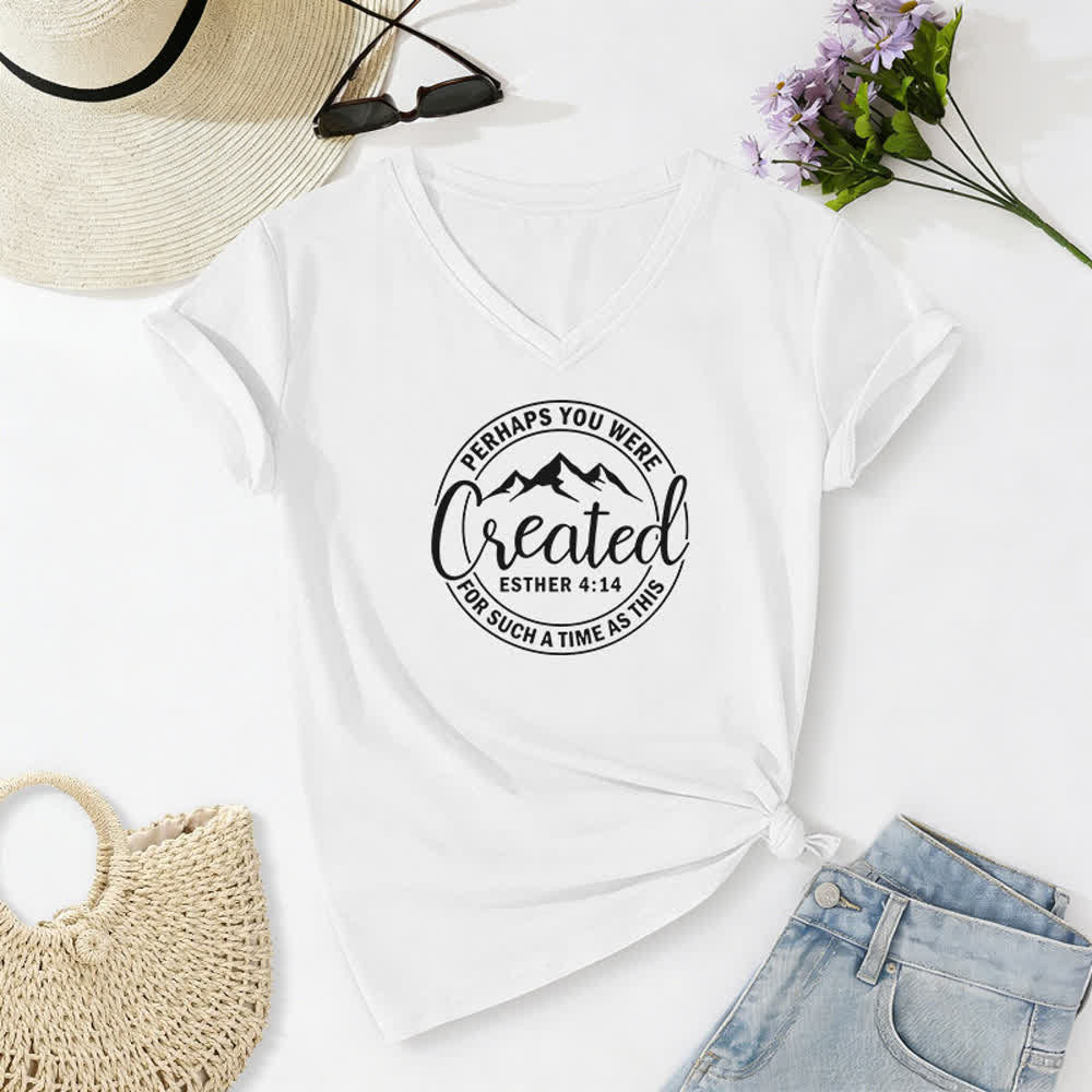 T-shirt à col en V imprimé « Peut-être as-tu été créée » pour femme de Christianartworkshop - Blanc - 2XL - image 4