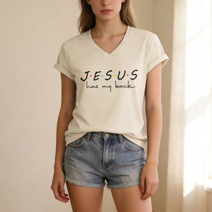 T-shirt à col en V imprimé « Jésus me soutient » pour femmes de Christianartworkshop - image 9