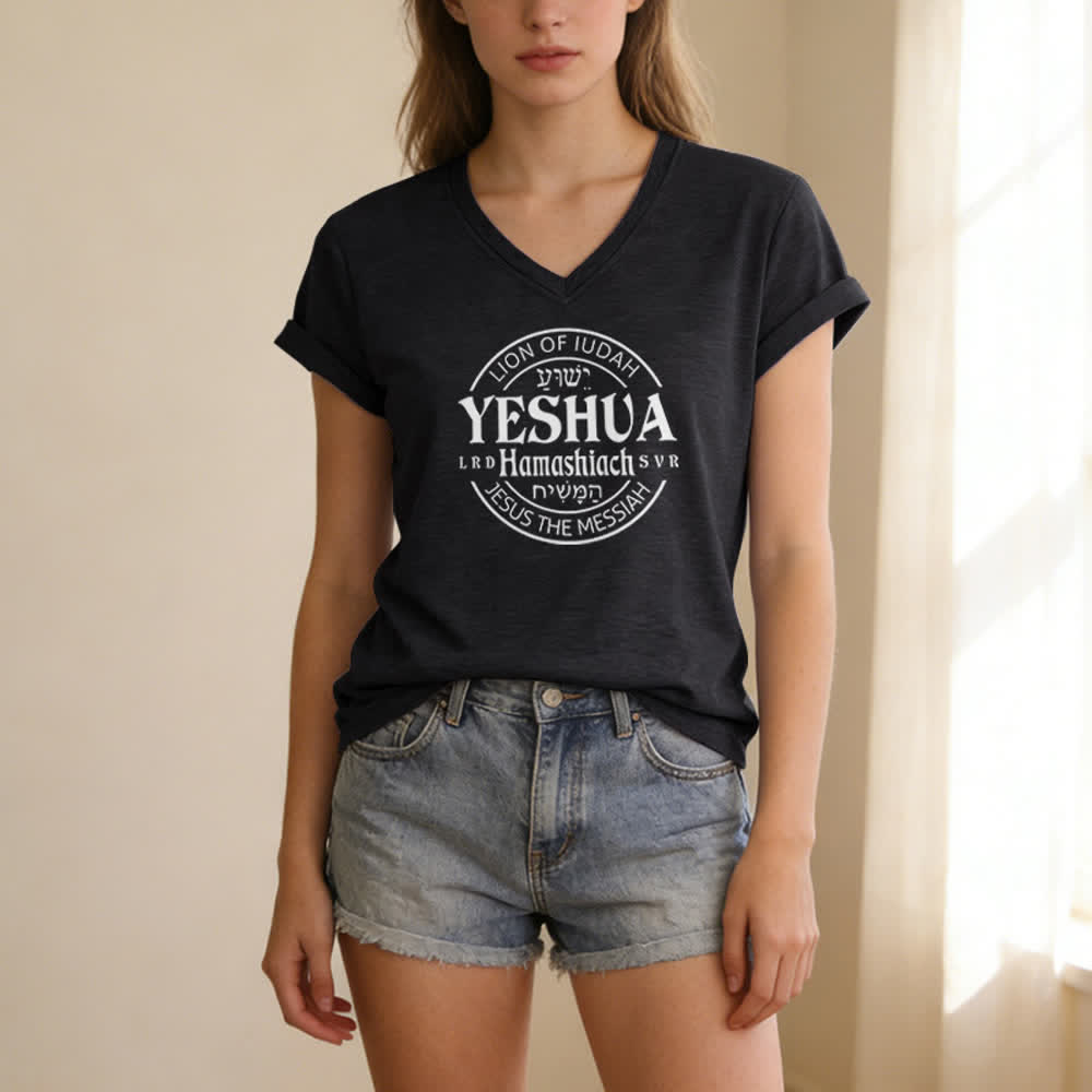 T-shirt décontracté à col en V imprimé Lion de Juda Yeshua pour femme de Christianartworkshop - image 3