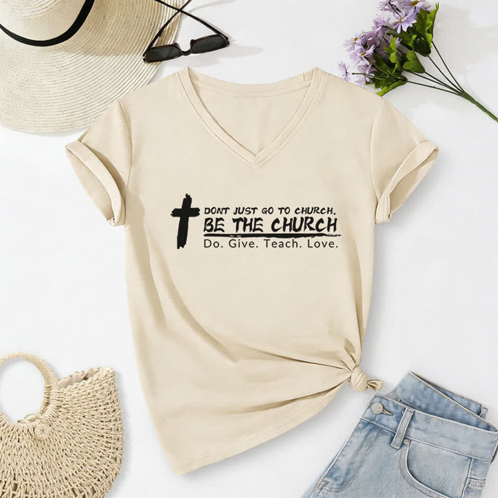 T-shirt décontracté à col en V pour femmes de Christianartworkshop « Ne vous contentez pas d'aller à l'église, soyez l'Église ». - Beige - 2XL - image 8