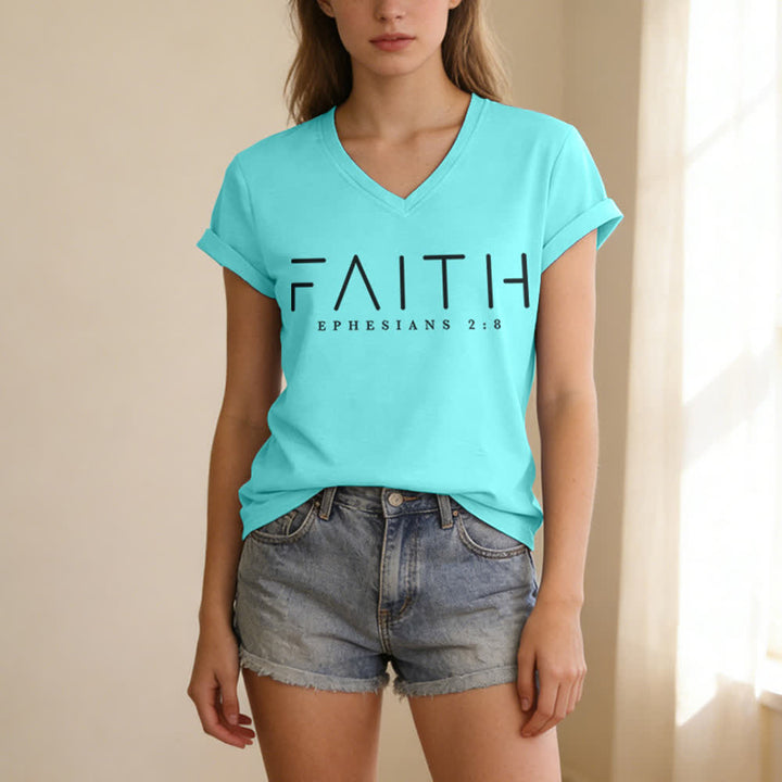 T-shirt décontracté à col en V imprimé « Foi » pour femme de Christianartworkshop - image 17