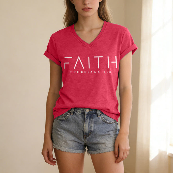 T-shirt décontracté à col en V imprimé « Foi » pour femme de Christianartworkshop - image 23