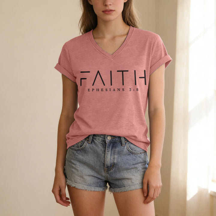 T-shirt décontracté à col en V imprimé « Foi » pour femme de Christianartworkshop - image 21