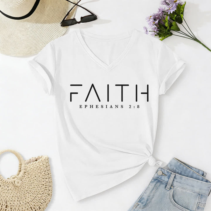 T-shirt décontracté à col en V imprimé « Foi » pour femme de Christianartworkshop - Blanc - 2XL - image 4