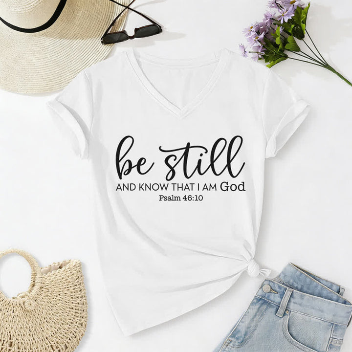 T-shirt décontracté à col en V pour femmes « Soyez tranquilles et sachez que je suis Dieu » de Christianartworkshop - Blanc - 2XL - image 4