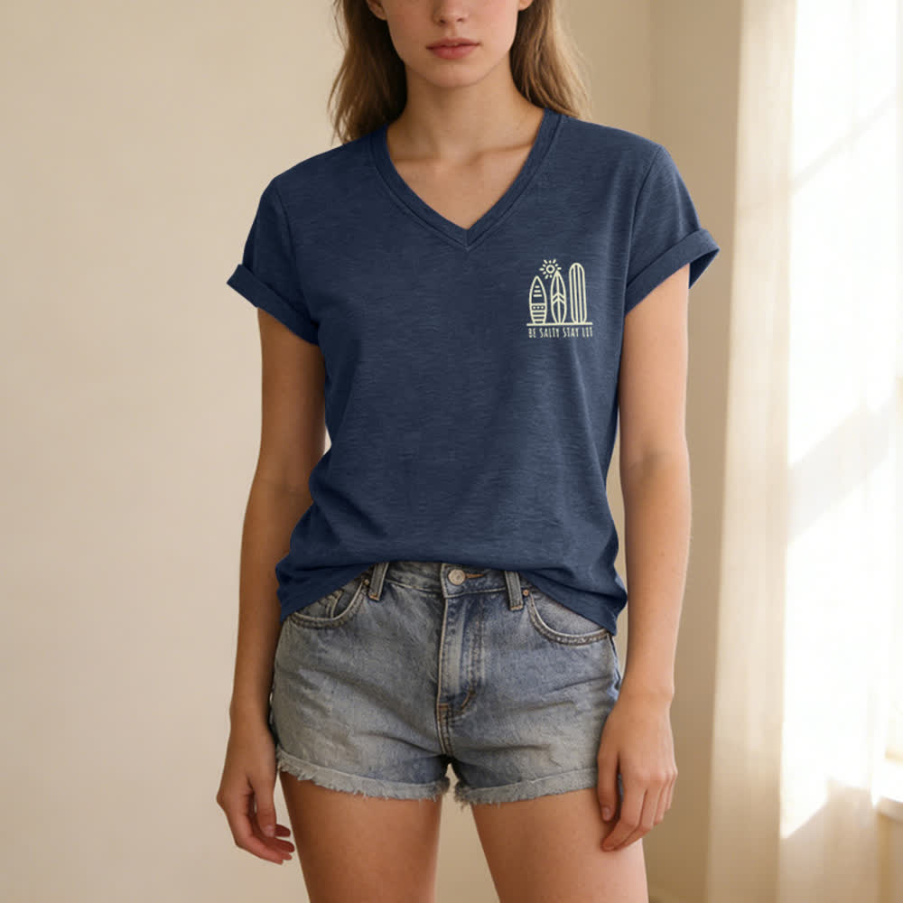 T-shirt décontracté à col en V imprimé « Be Salty Stay Lit » pour femme de Christianartworkshop - image 49