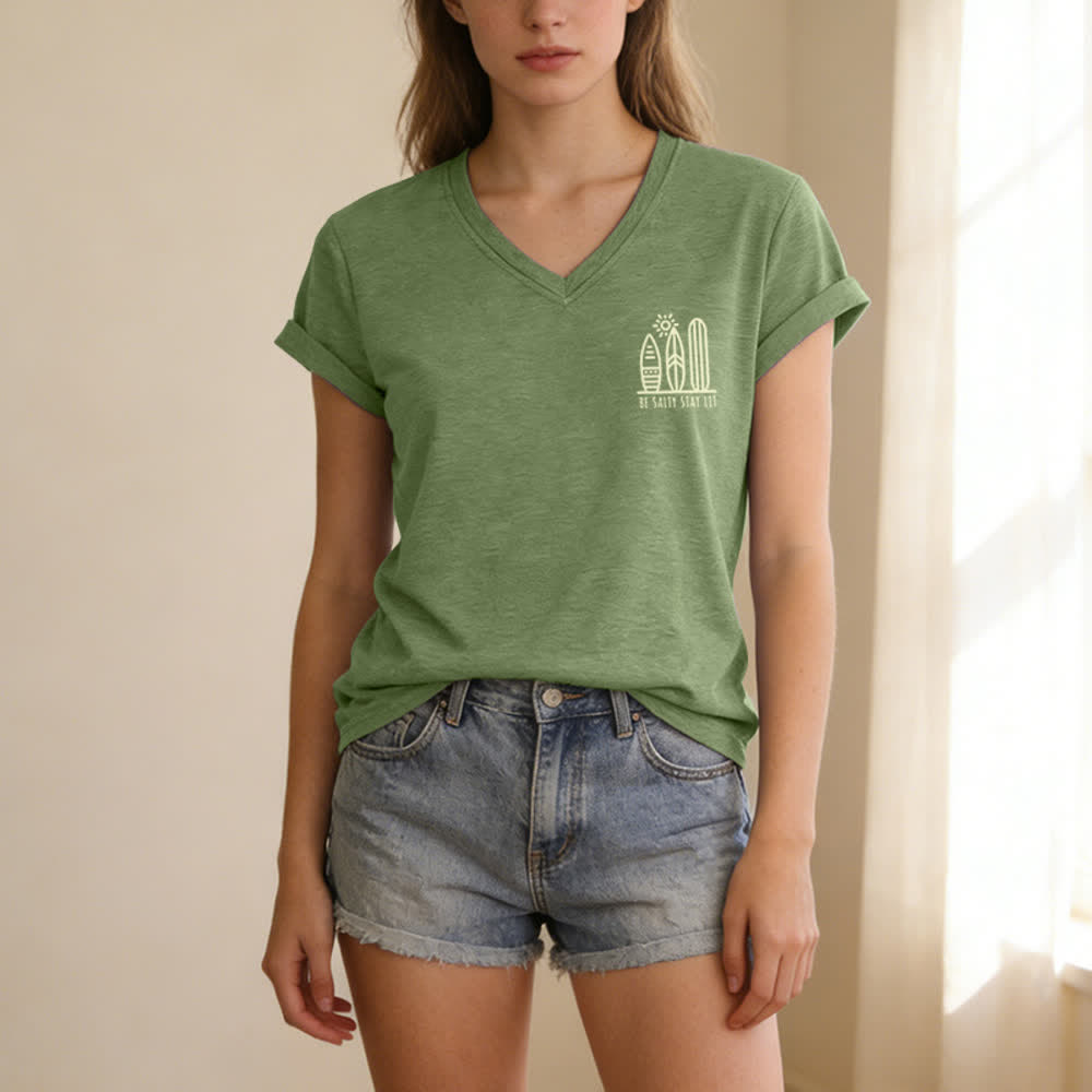 T-shirt décontracté à col en V imprimé « Be Salty Stay Lit » pour femme de Christianartworkshop - image 34