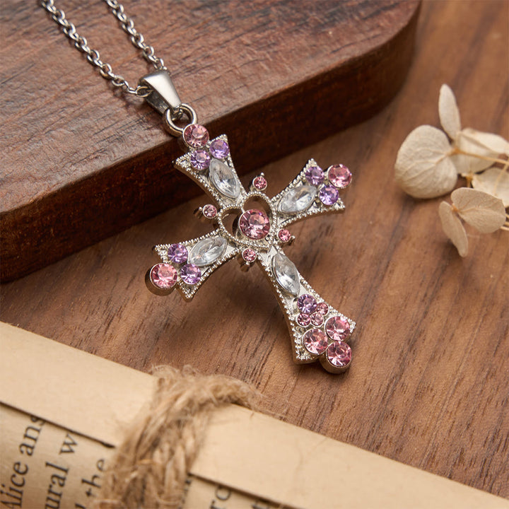 Christianartworkshop Collier croix en zircon rose et violet avec pendentif cœur : un symbole éclatant d’amour et de dévotion - image 3