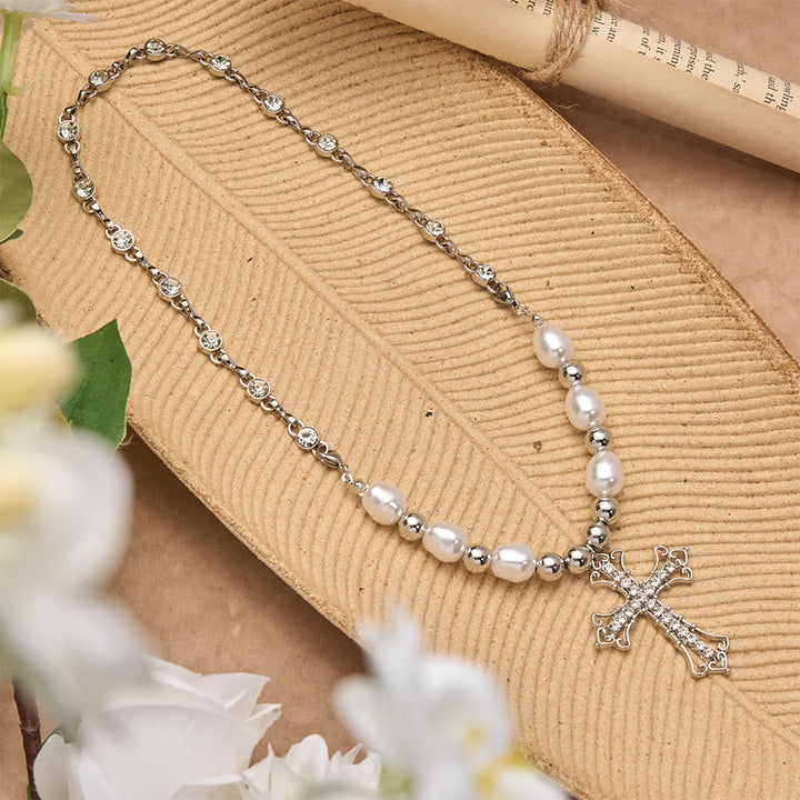 Collier croix gothique en perles baroques et zircon de Christianartworkshop : un symbole de foi et de dévotion romantique - image 4