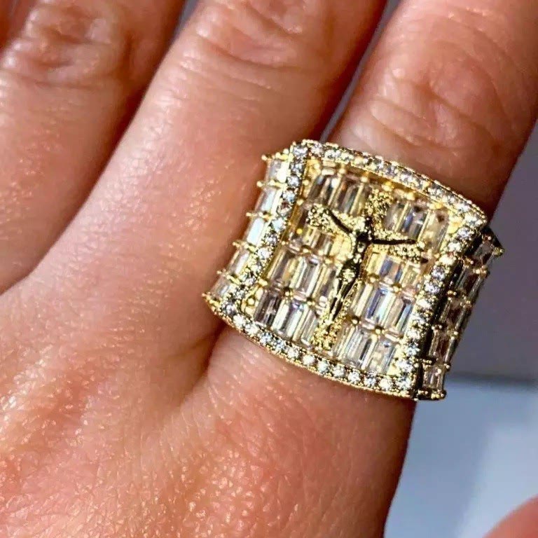 Christianartworkshop Bague crucifix de luxe entièrement en zircon avec pierres taille baguette et rondes : un rappel de la majesté sacrée - image 1