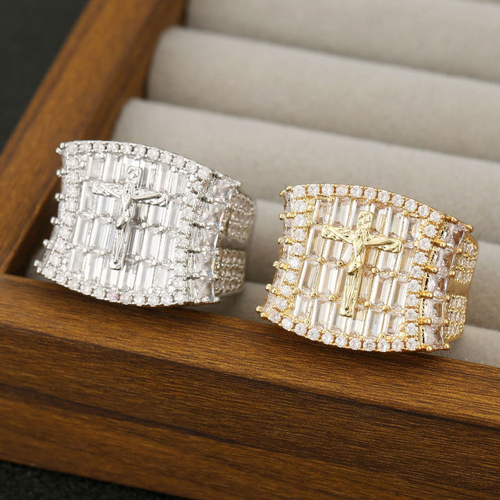 Christianartworkshop Bague crucifix de luxe entièrement en zircon avec pierres taille baguette et rondes : un rappel de la majesté sacrée - image 0