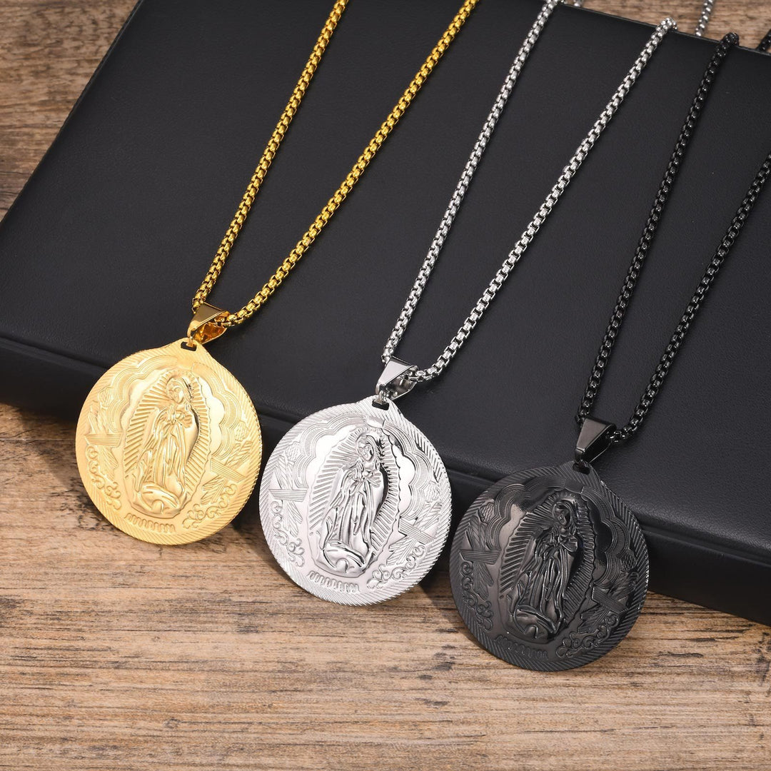 Christianartworkshop Collier pendentif Notre-Dame de Guadalupe en trois finitions : un symbole de la grâce mariale - image 0
