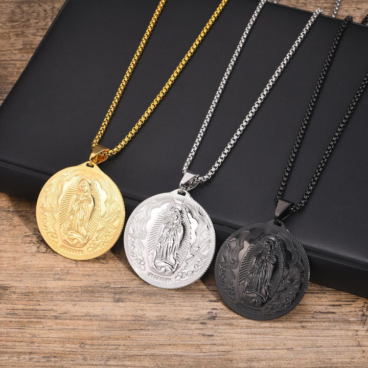 Christianartworkshop Collier pendentif Notre-Dame de Guadalupe en trois finitions : un symbole de la grâce mariale - image 0