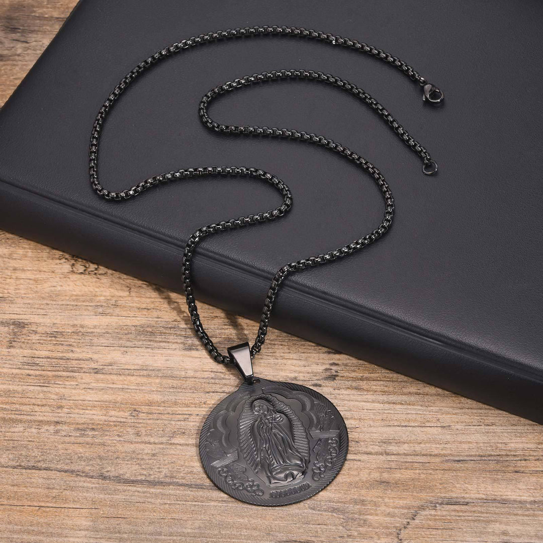 Christianartworkshop Collier pendentif Notre-Dame de Guadalupe en trois finitions : un symbole de la grâce mariale - Noir - image 1