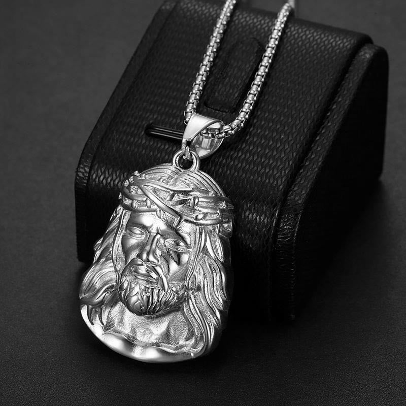 Christianartworkshop Collier pendentif tête de Jésus avec couronne d'épines et accents de zircon : un symbole de sacrifice et de grâce - Épine argentée brillante - image 3