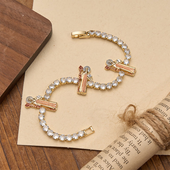 Christianartworkshop Bracelet de tennis en zircon étincelant orné de motifs de saint Jude, saint Benoît et Notre-Dame : un rappel de la grâce céleste - Saint-Benoît - Robe rose - image 14