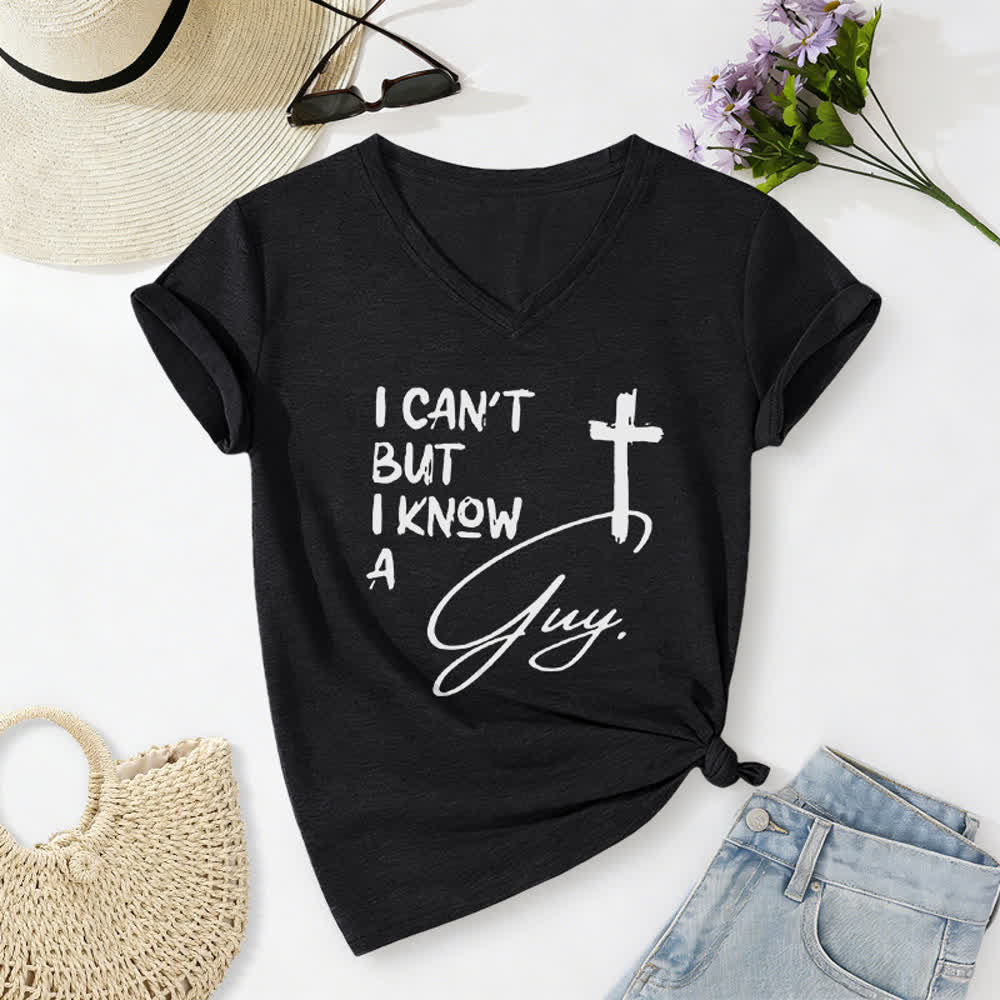 T-shirt à col en V imprimé « Je ne peux pas, mais je connais un gars » de Christianartworkshop - Noir - 2XL - image 0