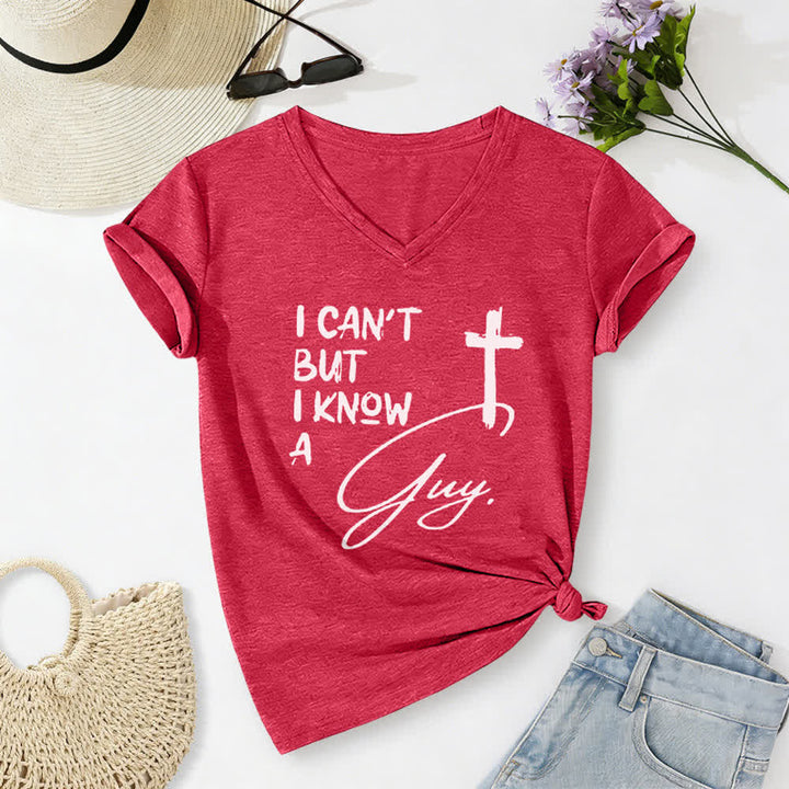 T-shirt à col en V imprimé « Je ne peux pas, mais je connais un gars » de Christianartworkshop - Rouge - 2XL - image 20