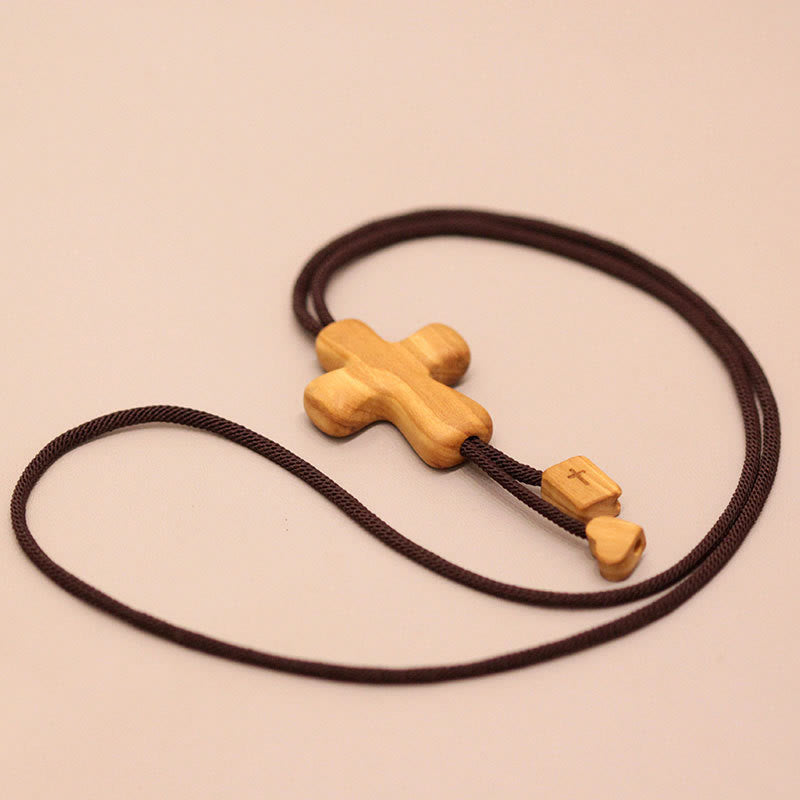 Christianartworkshop Collier pendentif croix en bois d'olivier raffiné avec détails gravés : un emblème de dévotion inébranlable - Bois d'olivier - image 0