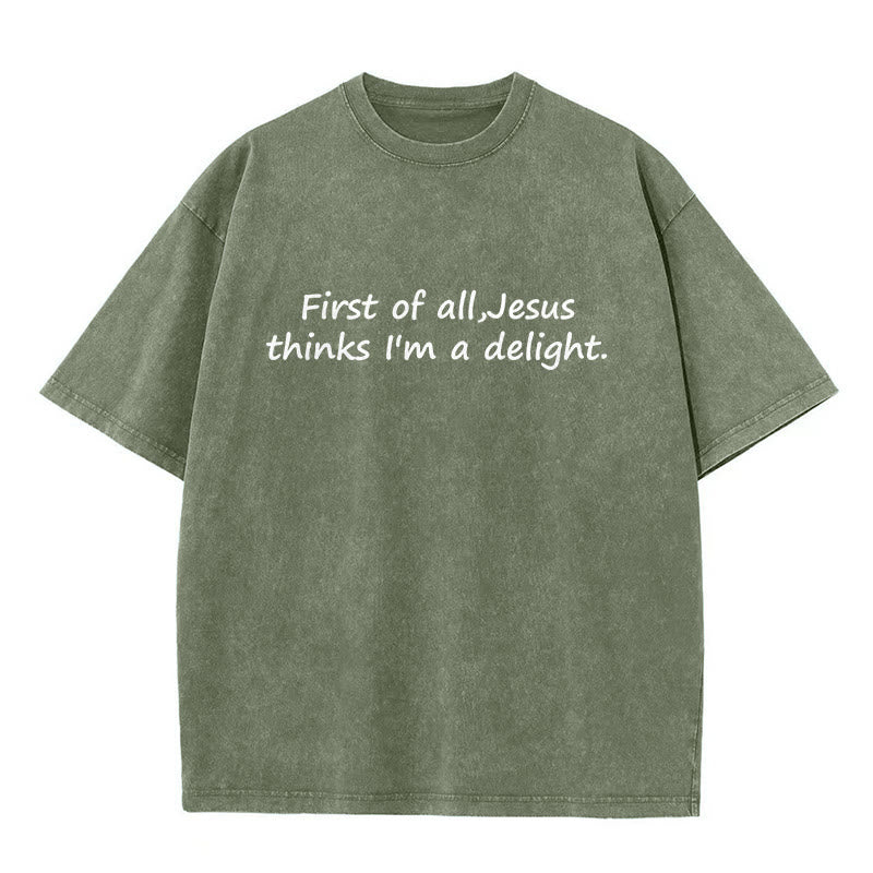 Christianartworkshop T-shirt unisexe délavé avec citation religieuse : « Avant tout, Jésus me trouve charmant » - Vert armée - 5XL - image 1