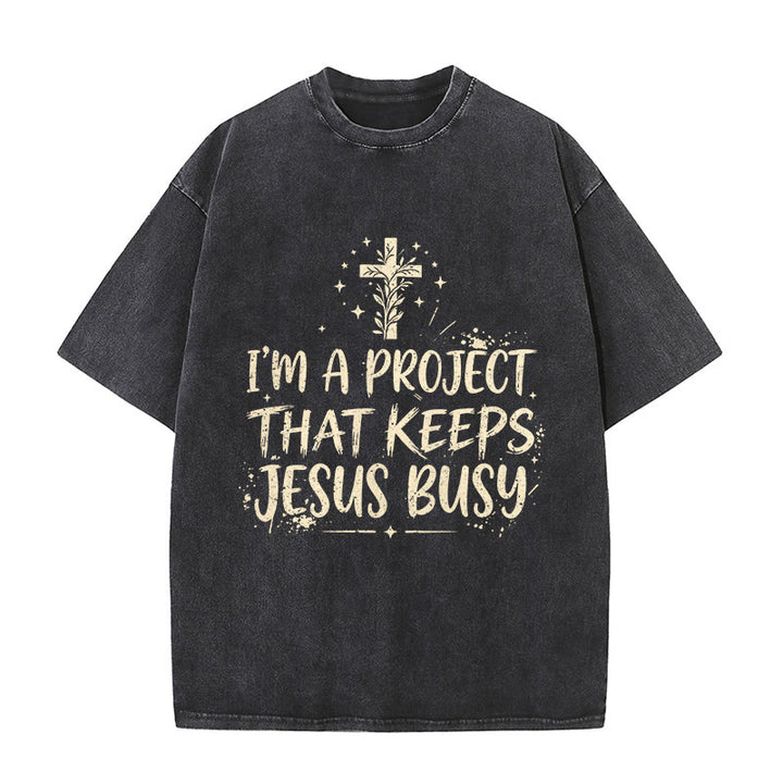 Christianartworkshop T-shirt unisexe délavé « Je suis un projet qui occupe Jésus » (Citation humoristique sur la foi) - Noir - 5XL - image 0