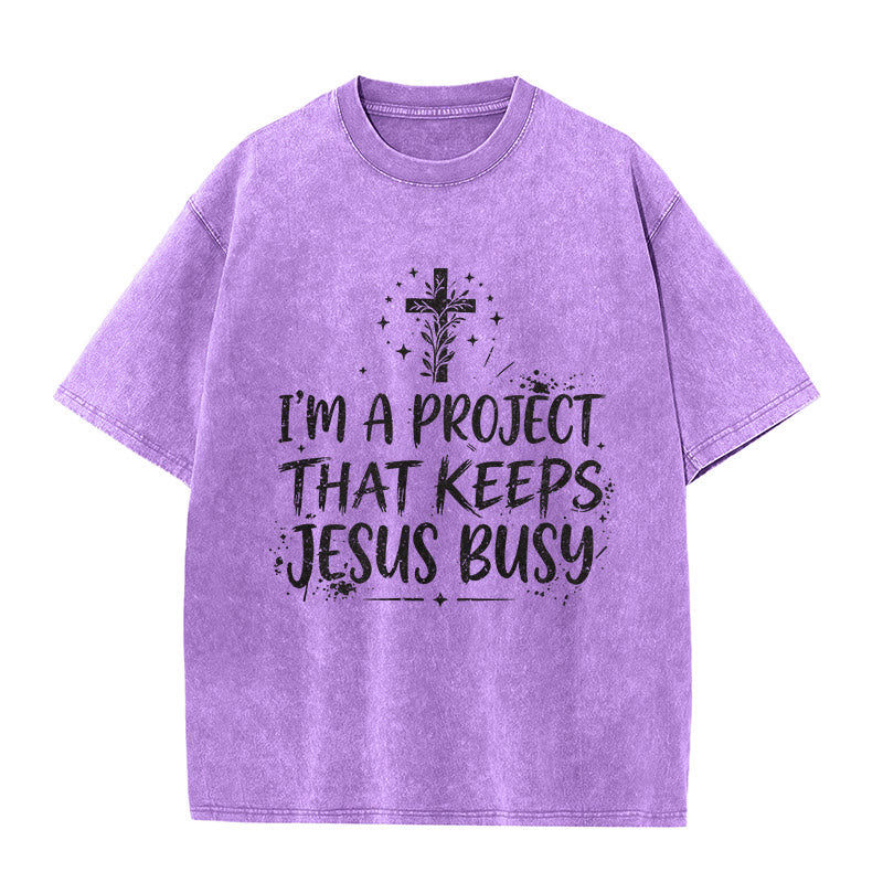 Christianartworkshop T-shirt unisexe délavé « Je suis un projet qui occupe Jésus » (Citation humoristique sur la foi) - Violet - 5XL - image 6