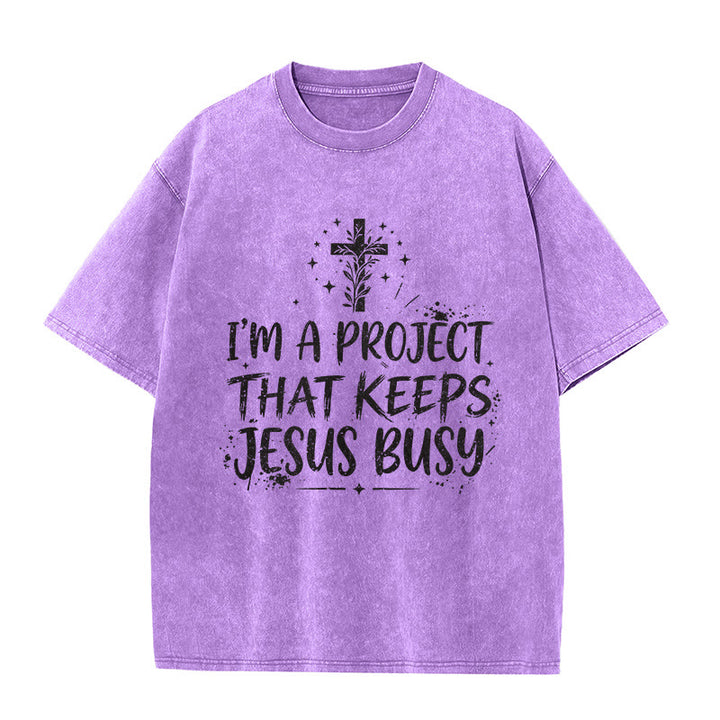 Christianartworkshop T-shirt unisexe délavé « Je suis un projet qui occupe Jésus » (Citation humoristique sur la foi) - Violet - 5XL - image 6