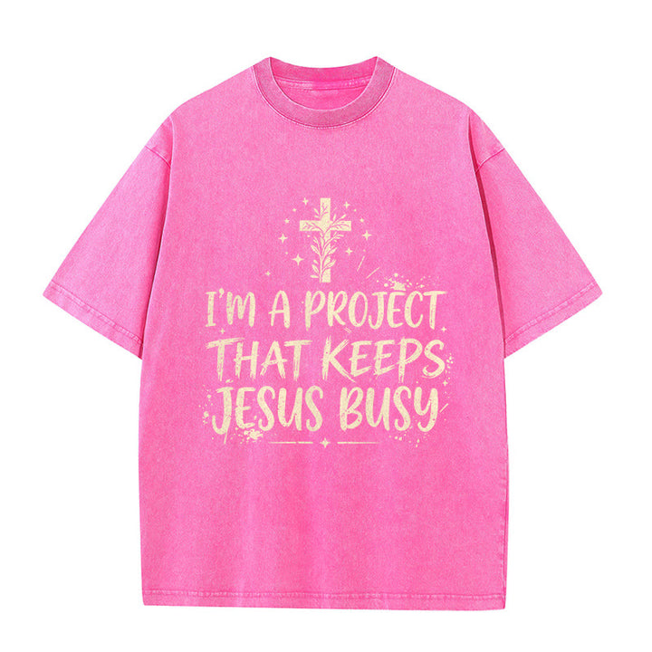 Christianartworkshop T-shirt unisexe délavé « Je suis un projet qui occupe Jésus » (Citation humoristique sur la foi) - Rose - 5XL - image 5