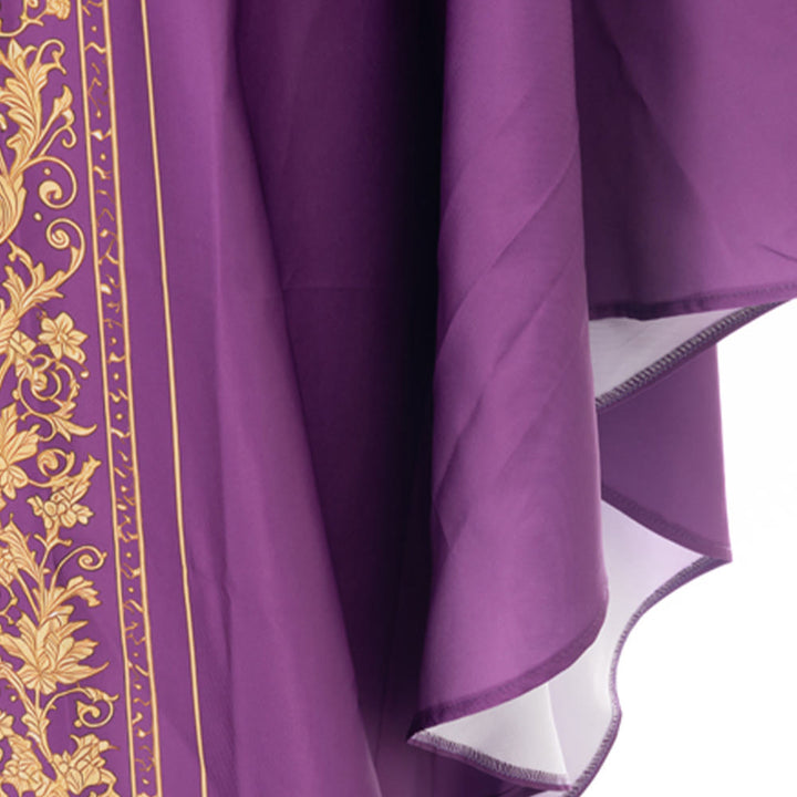 Chasuble Christianartworkshop ornée d'un blason du Sacré-Cœur et d'un motif floral. - image 14