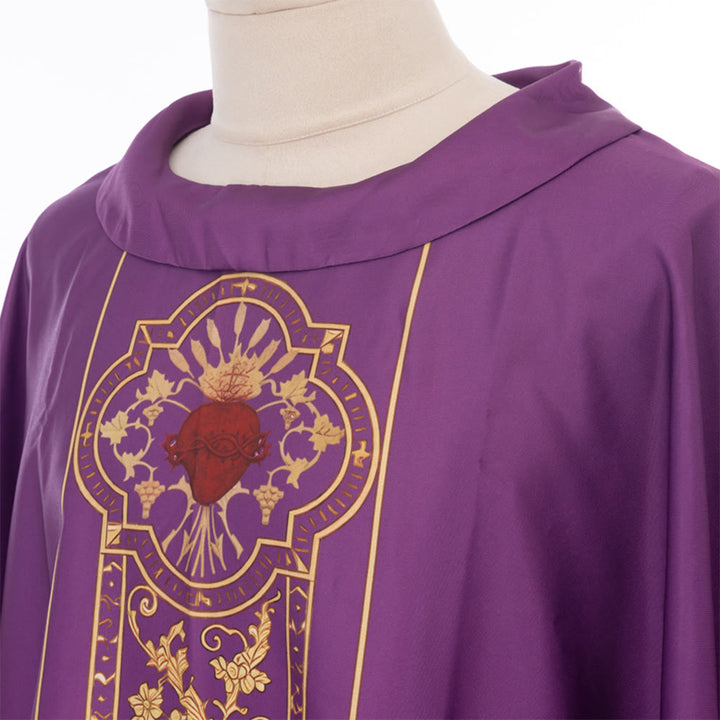 Chasuble Christianartworkshop ornée d'un blason du Sacré-Cœur et d'un motif floral. - image 12