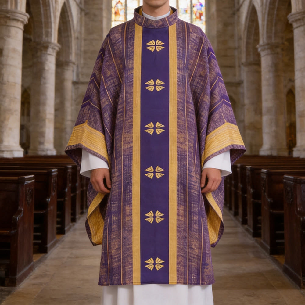 Christianartworkshop Chasuble traditionnelle du clergé avec panneau central et motifs floraux - Violet - Taille unique convenant à la plupart des personnes - image 0