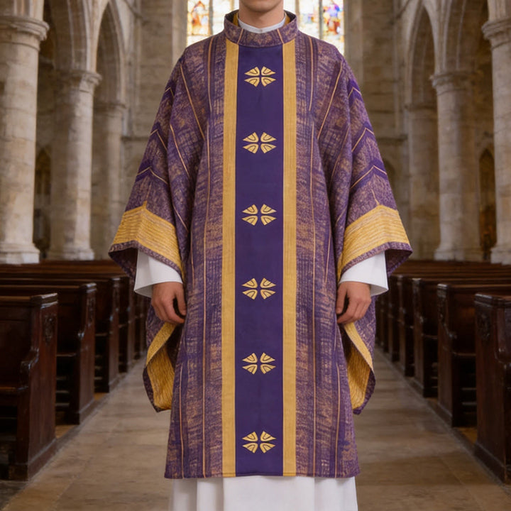 Christianartworkshop Chasuble traditionnelle du clergé avec panneau central et motifs floraux - Violet - Taille unique convenant à la plupart des personnes - image 0