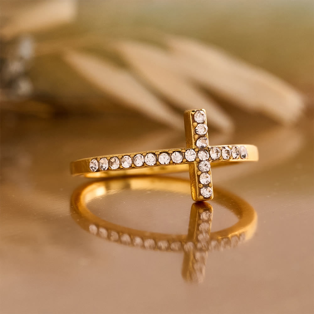 Christianartworkshop Bague délicate en zircon sertie de pierres sur toute sa surface, formant une croix latérale : un symbole de grâce divine discrète - image 5