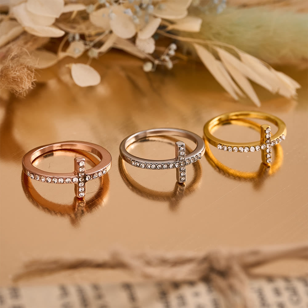 Christianartworkshop Bague délicate en zircon sertie de pierres sur toute sa surface, formant une croix latérale : un symbole de grâce divine discrète - image 0