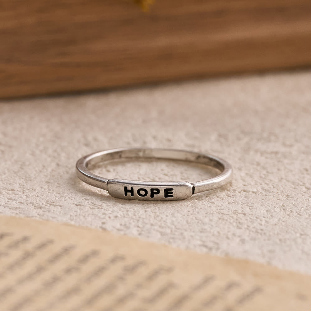 Christianartworkshop Ensemble de bagues empilables raffinées avec inscription gravée BLESSED/FAITH/HOPE : un emblème de dévotion discrète - image 3