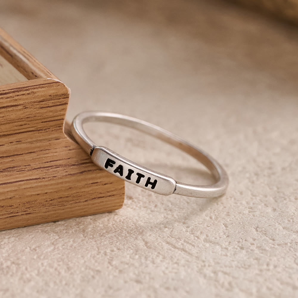 Christianartworkshop Ensemble de bagues empilables raffinées avec inscription gravée BLESSED/FAITH/HOPE : un emblème de dévotion discrète - image 2