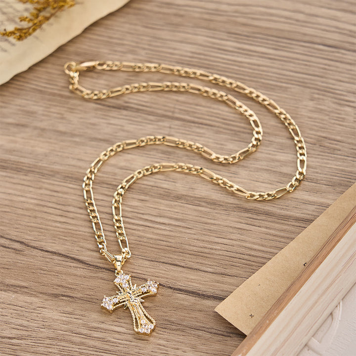 Christianartworkshop Collier pendentif crucifix en zircon orné avec chaîne Figaro : un symbole de dévotion sacrée - image 4
